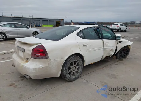 2006 Pontiac Grand Prix Gxp z USA, uszkodzony, nr VIN 2G2WC55C461226559